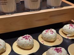 -雍容荟帝王蟹活龙虾展台自助(IFS黑金店)