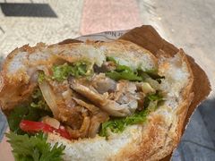 -Bánh Mì Huynh Hoa