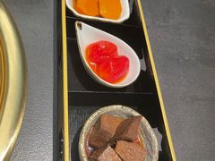-铭牛烧肉·和牛海鲜自助(高新月牙湖店)