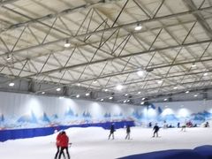 -乔波室内滑雪场