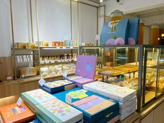 -顶东面包花园·生日蛋糕(世博店)