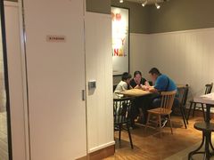 用餐区-肯德基(宁波万达店)