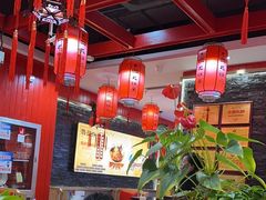 -鲁员外地锅鸡地锅鱼(龙湖江东天街店)