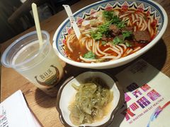 -鑫花溪牛肉米粉(人民广场店)