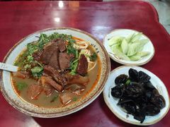 红烧牛三宝面-金杨拉面王小吃面馆·牛三宝面·红烧牛肉粉