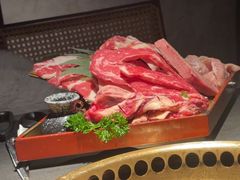 -铭牛烧肉·和牛海鲜自助(高新月牙湖店)