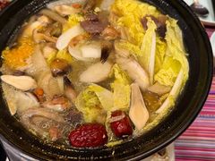 -香巴拉云南餐厅(华莱坞店)