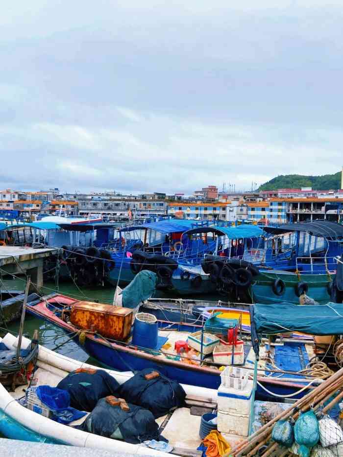 海纳号渔人码头-"港口我们是在这里上船 直接出海前往小星.