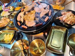 -胡悦里韩式烤肉(芝罘万达广场店)