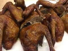 烧乳鸽-沙田新强记烧鹅海鲜酒家