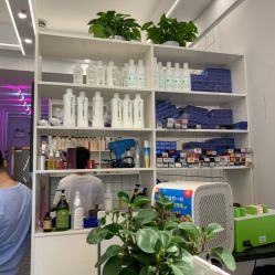 -V8潮牌·接发烫染连锁