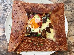 鸡蛋蘑菇熏肉荞麦可丽饼-RAC BAR(安福路店)