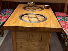 -果松木炭酸菜铜火锅·外婆参鸡汤