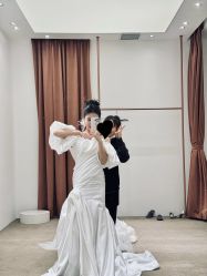 -派丽莫Pellimo原创设计婚纱品牌