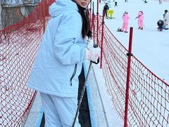 -亚布力新体委滑雪场