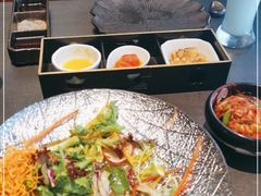 -铭牛烧肉·和牛海鲜自助(高新月牙湖店)