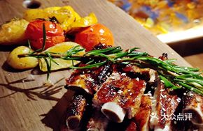 Secret-Recipe Roasted Iberian Black Pig Ribs