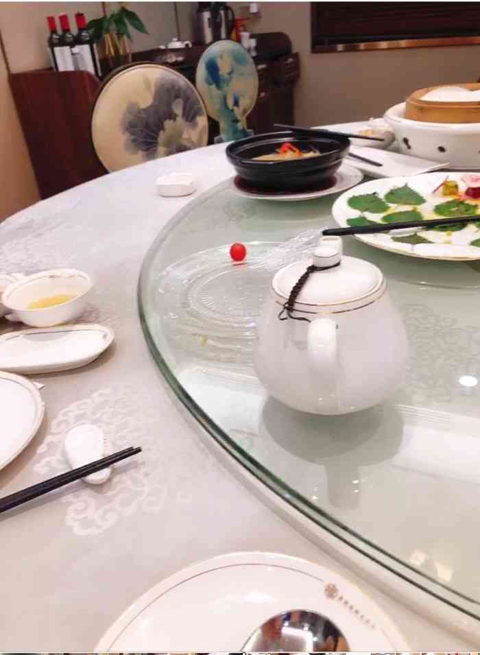 惠州| 澳头海鲜大饭店,蚝宴五色