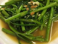 -J Daeng Seafood