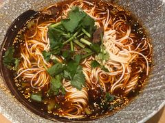 红烧牛肉面-清粥小菜·成都小吃(香格里拉镇店)