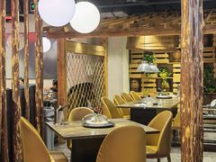 大堂-日进一片海.生腌海鲜火锅.宵夜烧烤(三里屯总店)