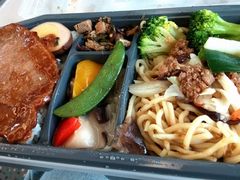 红烧猪排佐担仔肉臊面-台铁便当本铺(新左营店)