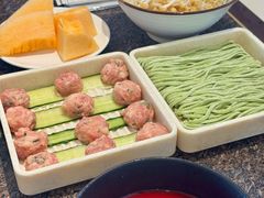 菠菜汁手擀面-皇城老妈川味火锅·大连海鲜火锅(港湾店)