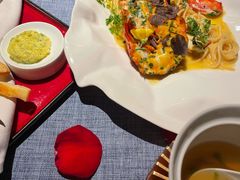 -弦月窗LUNETTE BY AMANDA(复兴路店)