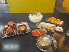 -蚝美人·生蚝海鲜烧烤(茶花园店)