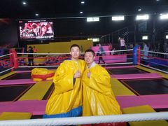 -嘿哟动霸CHUA·新潮玩运动娱乐中心·蹦床滑冰团建乐园