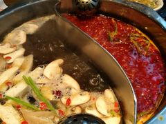 鲜菌鸳鸯锅-纸盐河码头火锅(十八梯店)