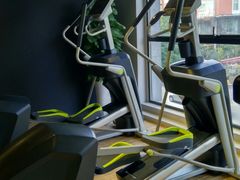 -Liking Fit24小时智能健身(金汇路韩国街店)