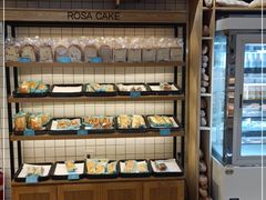 面包甜点陈列柜-罗莎蛋糕(魔法师司门口店)
