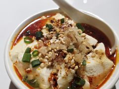 挑豆腐脑儿-董太婆老妈蹄花·川菜馆(福田店)