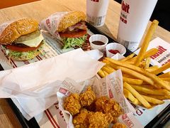 -The Habit Burger Grill 哈比特汉堡(复兴soho店)