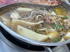 -黄利砖万峰林布依特色酸笋牛肉馆