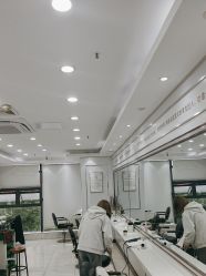 -镁连社·美联社