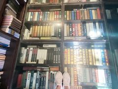 -钟书阁(松江泰晤士小镇店)