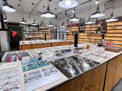 -罗伯特眼镜·蔡司官方授权(罗湖国贸店)