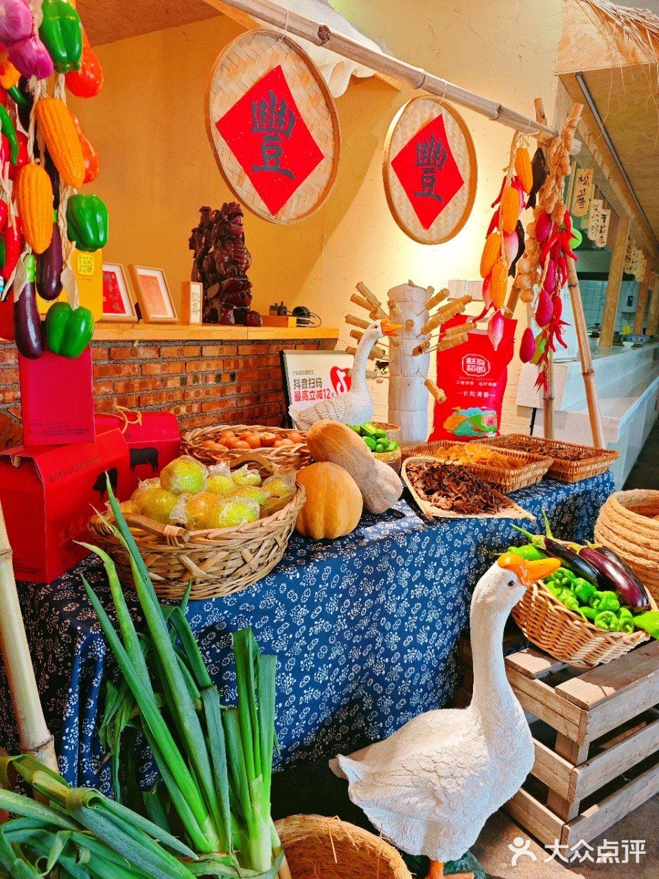 炖鱼配二人转！蓟州这家店太会了