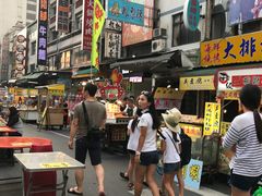 -六合夜市