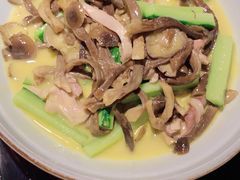 -吃饭皇帝大土家民族菜(正大广场店)