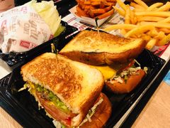 -The Habit Burger Grill 哈比特汉堡(复兴soho店)