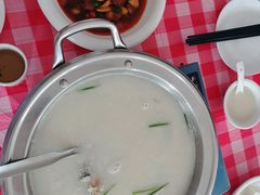 鮰鱼头鱼二吃—红烧-巴陵全鱼席(湖南老字号汴河街店 )