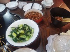 -虾弄弄海派小龙虾·牛羊蝎子火锅