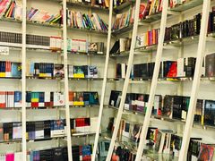 -钟书阁(松江泰晤士小镇店)