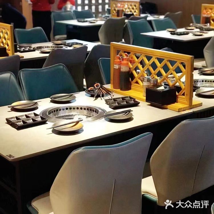 拉起身边的小伙伴来御殿场烧肉开启吃肉之旅吧!!