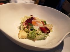 凯撒沙拉配水波蛋-牛排家(北京长安街英皇集团中心店)