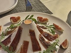 -MONICH牛排融合餐厅(和义大道购物中心店)