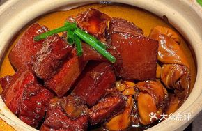 Qiao Street Signature Braised Pork